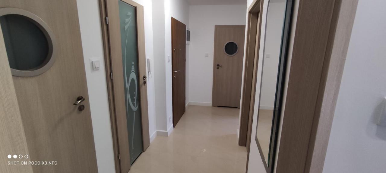 Apartament „Nad Jeziorkiem“ Apartment คัทเซิร์น ภายนอก รูปภาพ