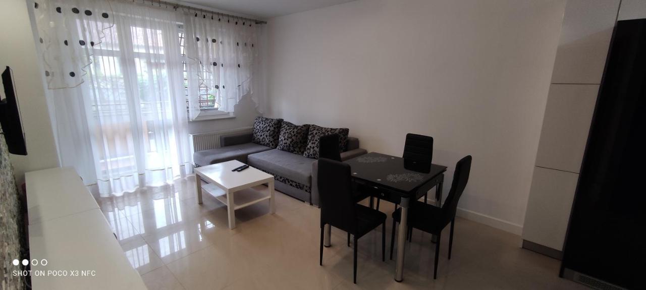 Apartament „Nad Jeziorkiem“ Apartment คัทเซิร์น ภายนอก รูปภาพ